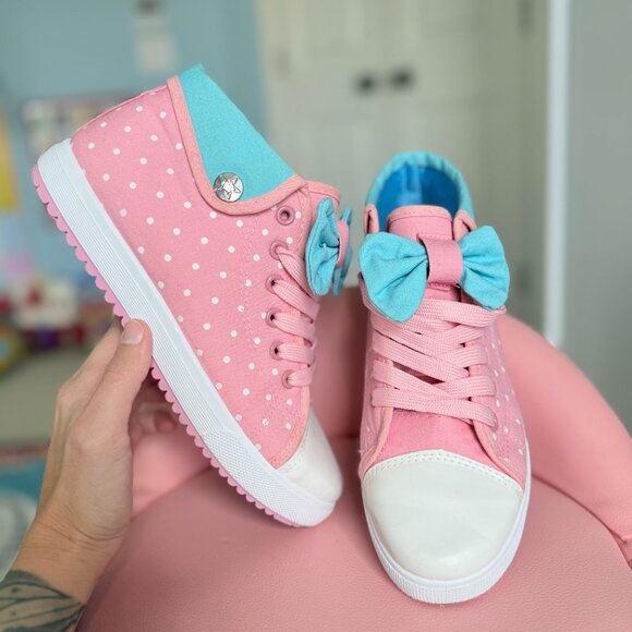 Kawaii Pastel Pink and Blue Bow Sneakers - Picture 9 of 10